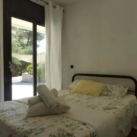 Вілла Sleeps 8 Pool Air Con Wifi Льорет-де-Мар