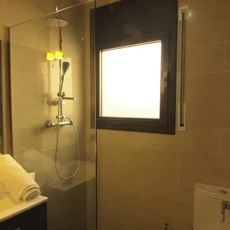 Sleeps 8 Pool Air Con Wifi *