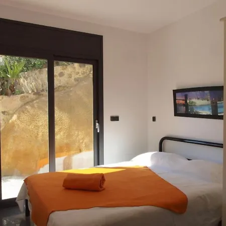 וילה Sleeps 8 Pool Air Con Wifi *